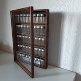 Kasten mit Glastüre Nr. 87